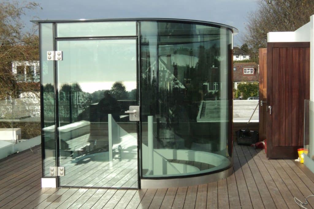 Frameless Glass Roof Top Room
